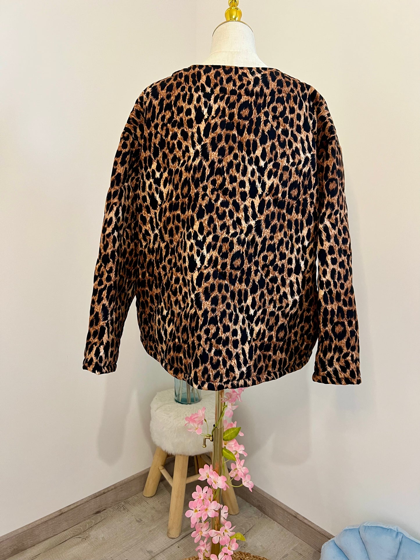 VESTE MATELASSEE LEOPARD FONCE