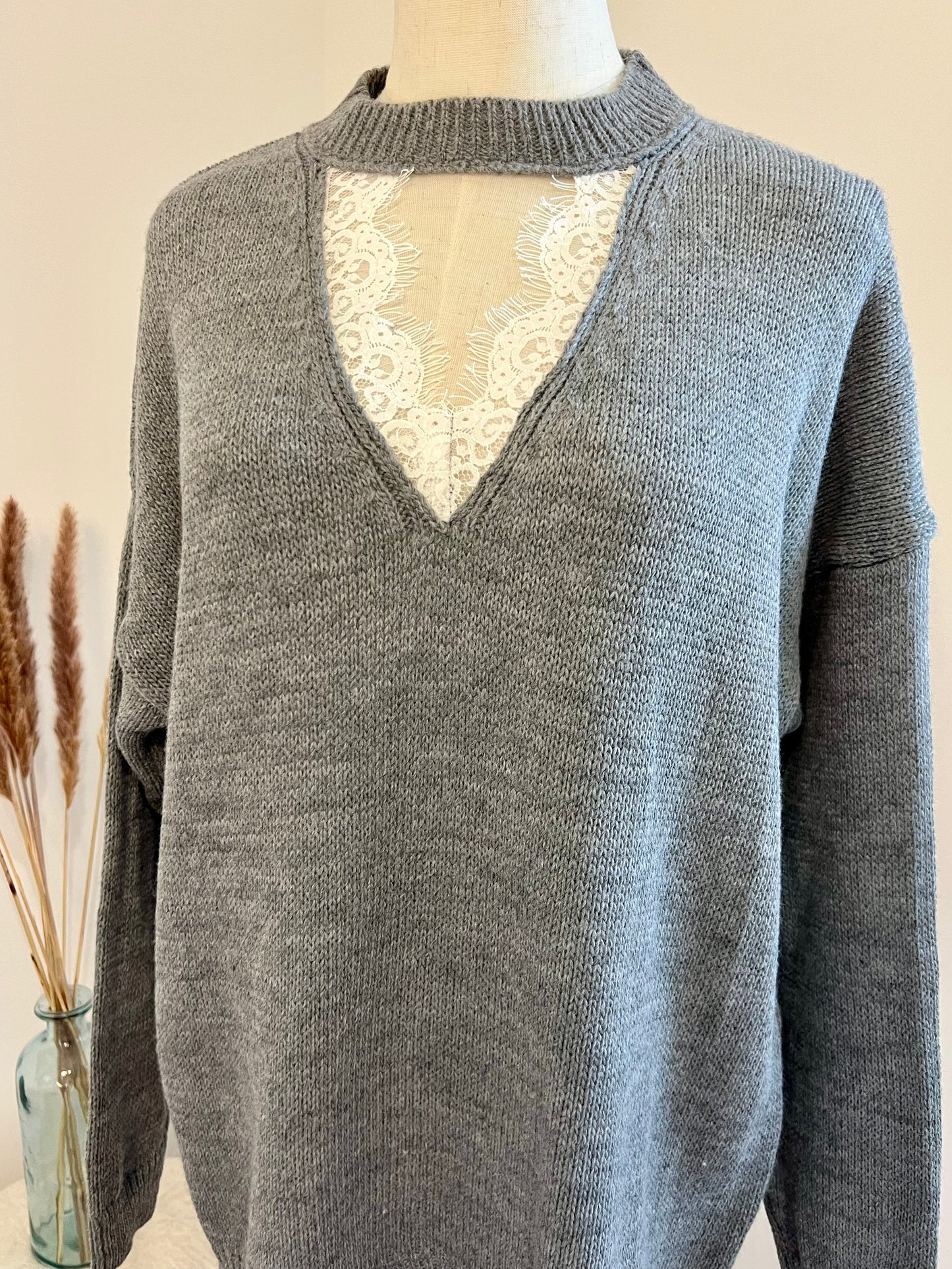 PULLOVER COL DENTELLE GRIS