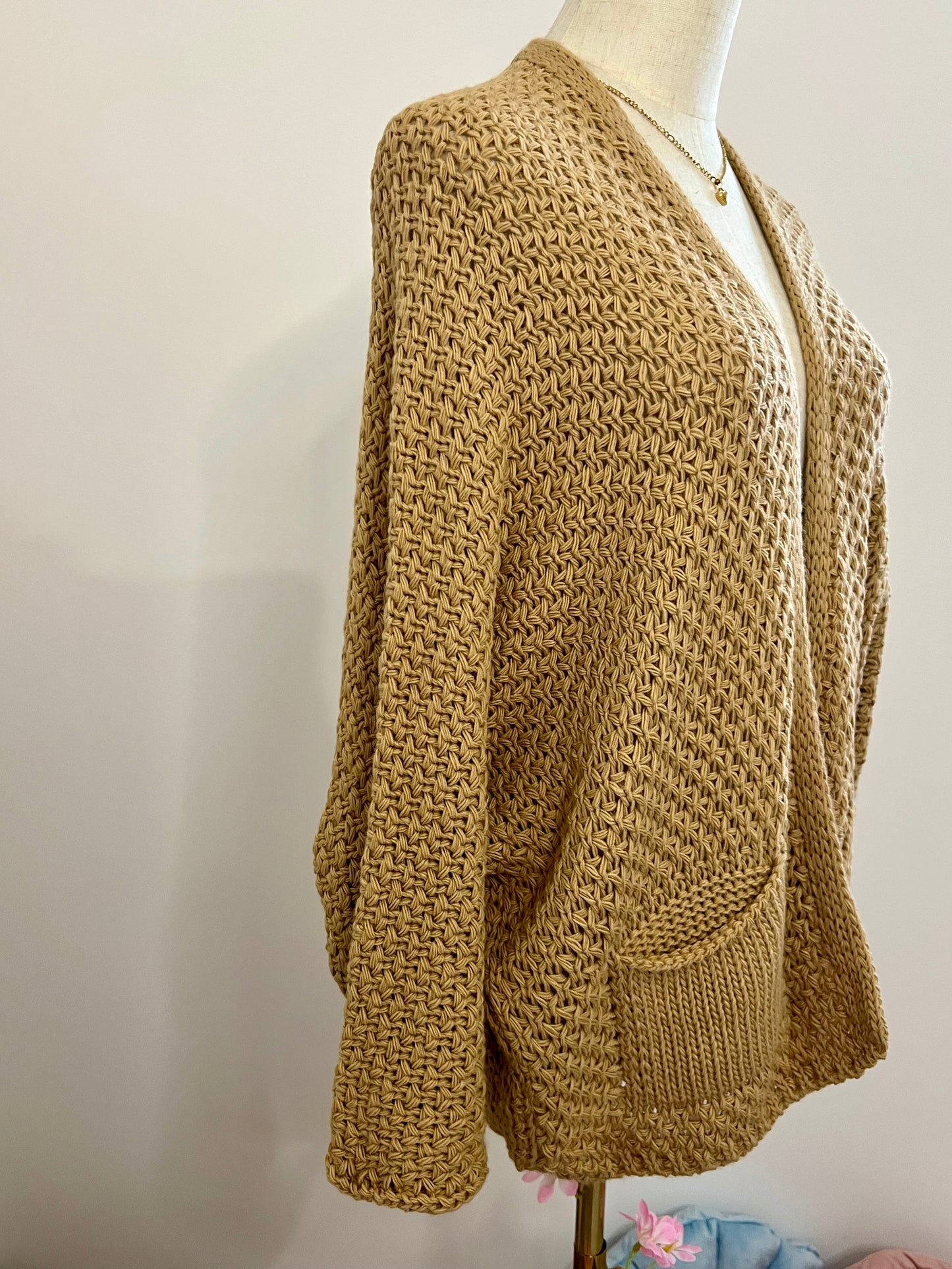 GILET GRANDE MAILLE POCHES BEIGE